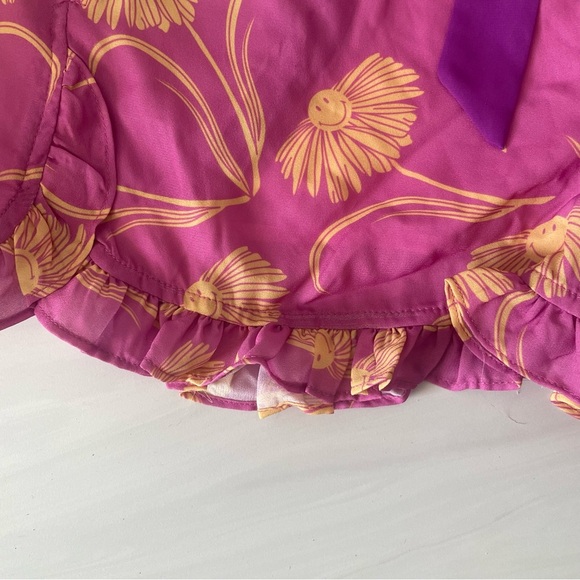 Unique Vintage x Smiley Pink Floral Smiley Faced Belted Shorts- Size Large- NWT - Picture 4 of 10